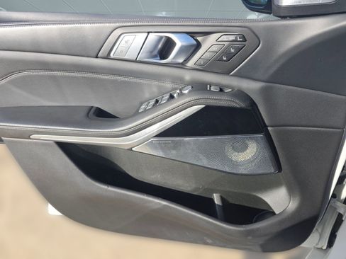 Used 2020 BMW X7 M50i image 10