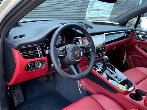 New 2026 Porsche Macan S image 4