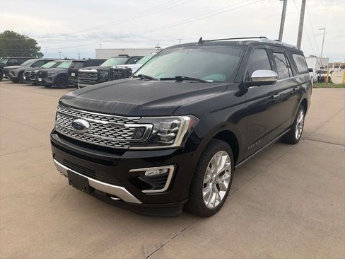 Used 2018 Ford Expedition Max Platinum AWD/4WD image 2