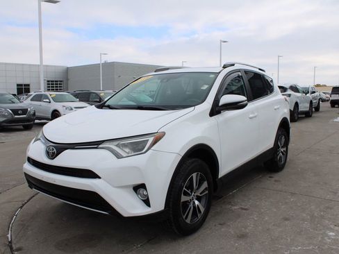 Used 2018 Toyota RAV4 XLE image 3