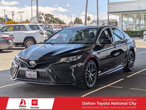 Certified 2023 Toyota Camry SE image 1