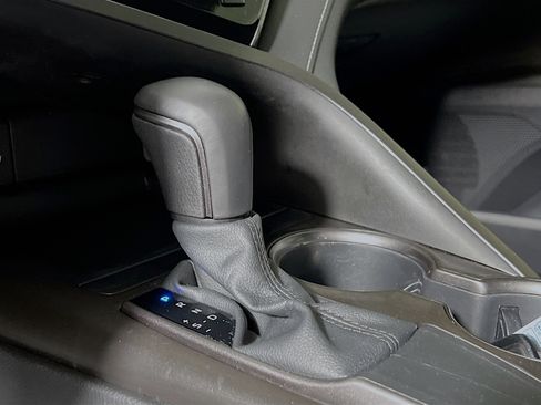 Used 2021 Toyota Camry SE w/ Convenience Package FWD image 24