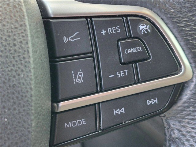 Used 2024 Toyota Sienna Limited FWD image 16