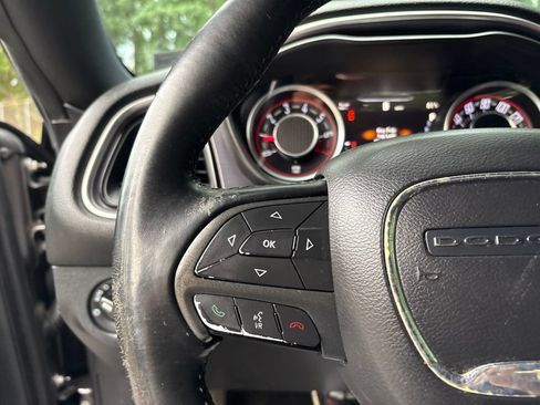 Used 2015 Dodge Challenger SXT w/ Driver Convenience Group RWD image 23