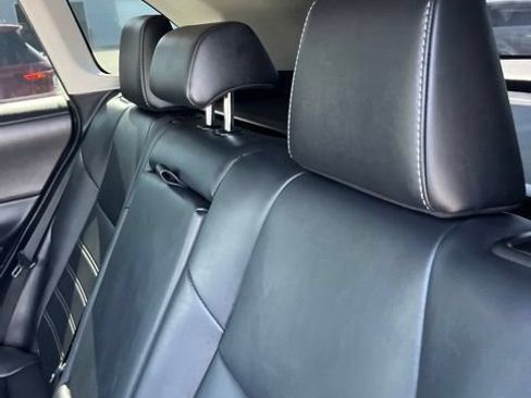 Used 2020 Toyota RAV4 XLE Premium FWD image 9