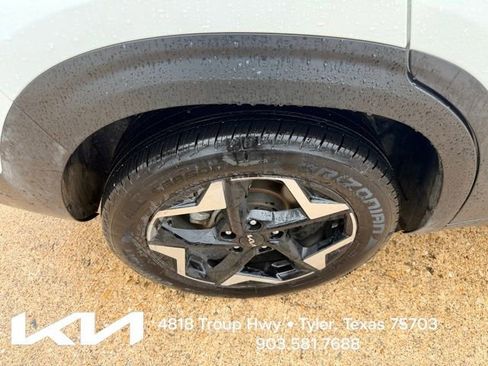 Certified 2024 Kia Seltos EX FWD image 12
