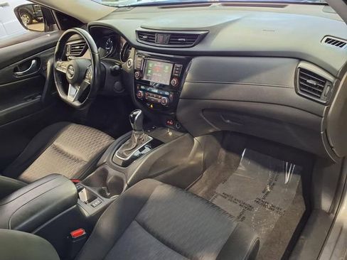 Used 2019 Nissan Rogue SV w/ Premium Package image 32