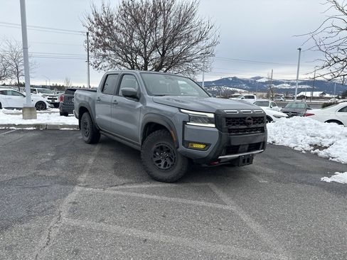 Used 2025 Nissan Frontier PRO-4X w/ Pro Premium Package image 2