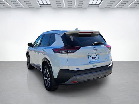 Used 2023 Nissan Rogue SV w/ SV Premium B Package image 7