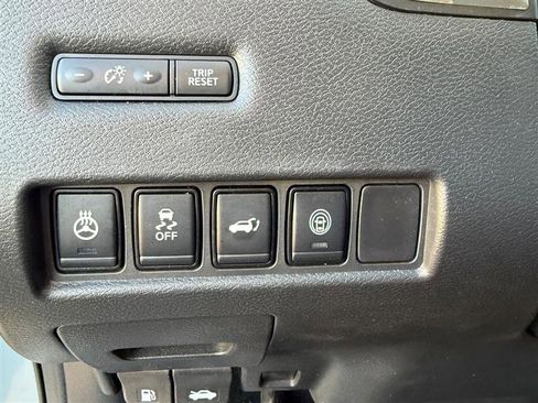 Used 2022 Nissan Murano SL w/ SL Moonroof Package image 11