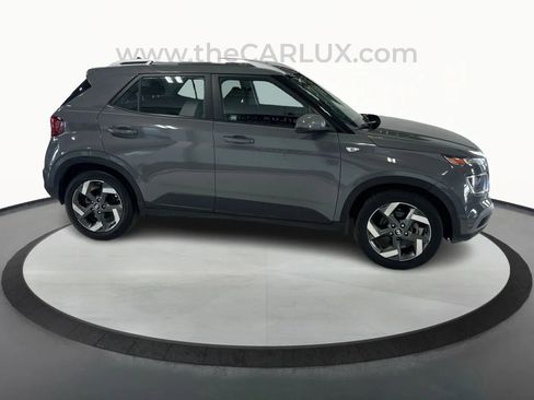 Used 2021 Hyundai Venue SEL image 8