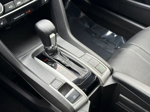 Used 2018 Honda Civic Touring image 19