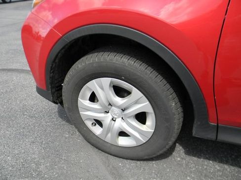 Used 2014 Toyota RAV4 LE AWD/4WD image 9