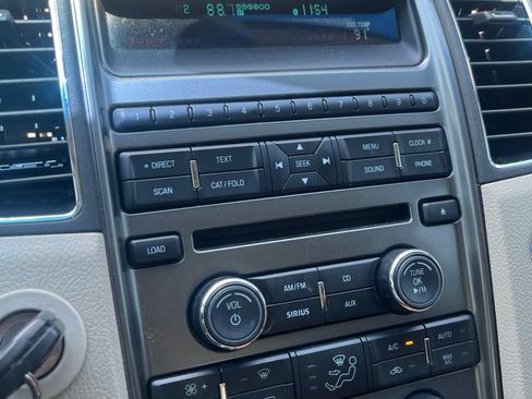Used 2012 Ford Taurus Limited FWD image 8