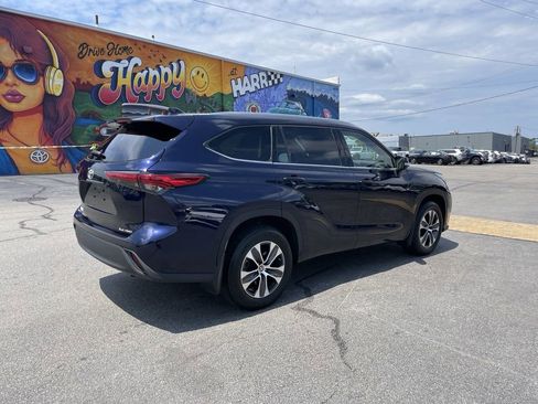 Used 2021 Toyota Highlander XLE image 8