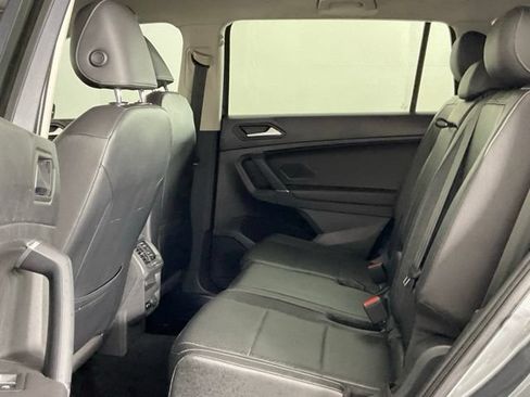 Used 2020 Volkswagen Tiguan SE FWD image 14