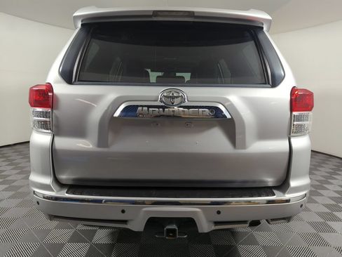 Used 2011 Toyota 4Runner SR5 w/ Premium Pkg w/Leather RWD image 4