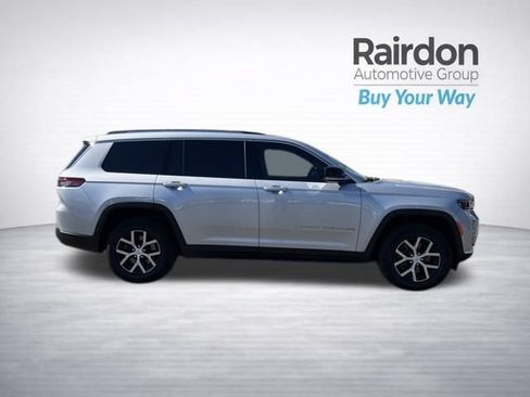 Used 2024 Jeep Grand Cherokee L Limited AWD/4WD image 8