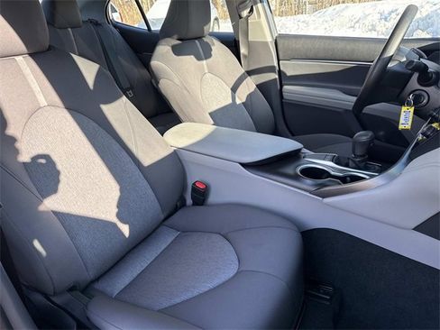 Used 2024 Toyota Camry LE image 28