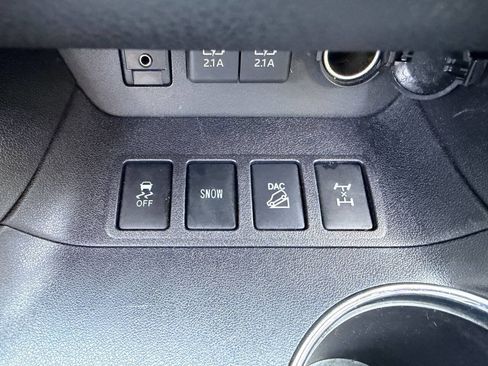 Used 2019 Toyota Highlander XLE AWD/4WD image 22