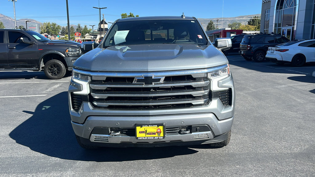 Used 2023 Chevrolet Silverado 1500 High Country w/ Technology Package AWD/4WD image 8