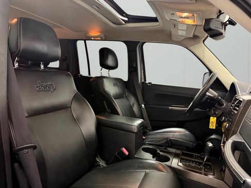 Used 2012 Jeep Liberty Limited Jet image 18