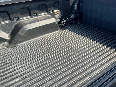 Used 2024 Chevrolet Silverado 1500 LT image 23