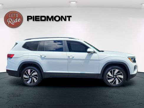 Used 2024 Volkswagen Atlas SE FWD image 4