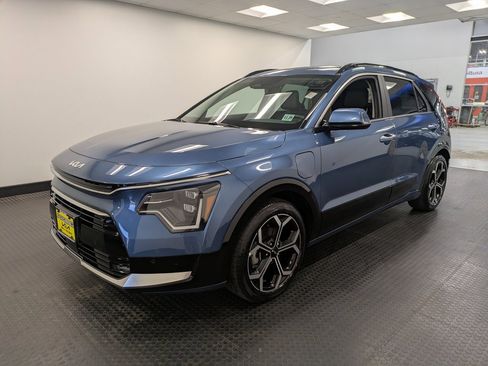 Certified 2024 Kia Niro SX Touring image 1