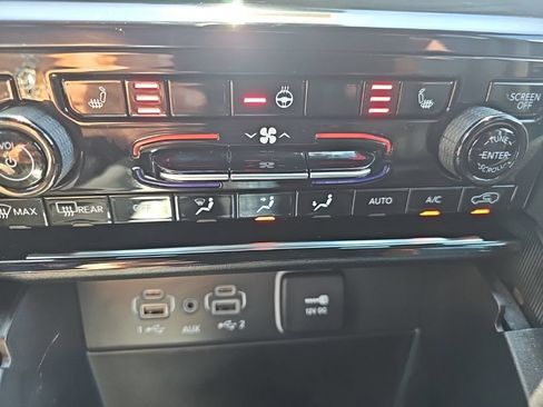 Certified 2025 Jeep Grand Cherokee Limited AWD/4WD image 32