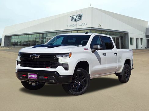 Used 2025 Chevrolet Silverado 1500 LT Trail Boss w/ LT Trail Boss Premium Package AWD/4WD image 1