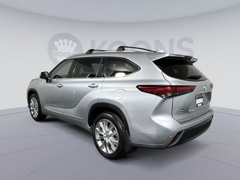 Used 2021 Toyota Highlander Limited AWD/4WD image 8