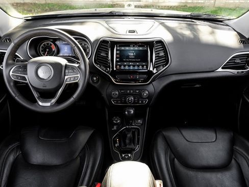 Used 2022 Jeep Cherokee Limited image 5