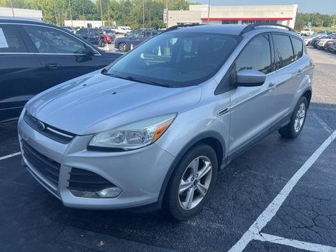 Used 2015 Ford Escape SE w/ Equipment Group 201A FWD image 4