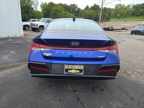 Used 2024 Hyundai Elantra Limited image 4