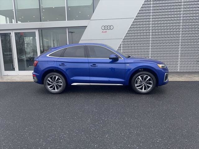 Used 2023 Audi Q5 2.0T Premium w/ Convenience Package AWD/4WD image 2