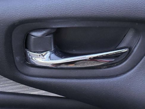 Used 2015 Nissan Murano S w/ Navigation Package image 12