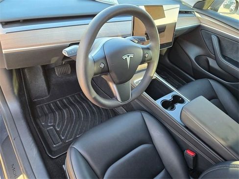 Used 2023 Tesla Model 3 Standard Range image 11