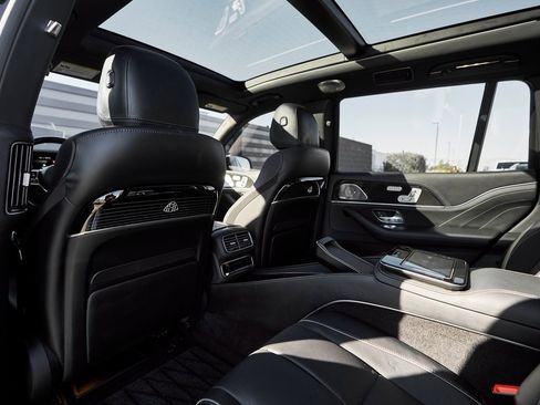 Used 2021 Mercedes-Benz Maybach GLS 600 Maybach GLS 600 image 39