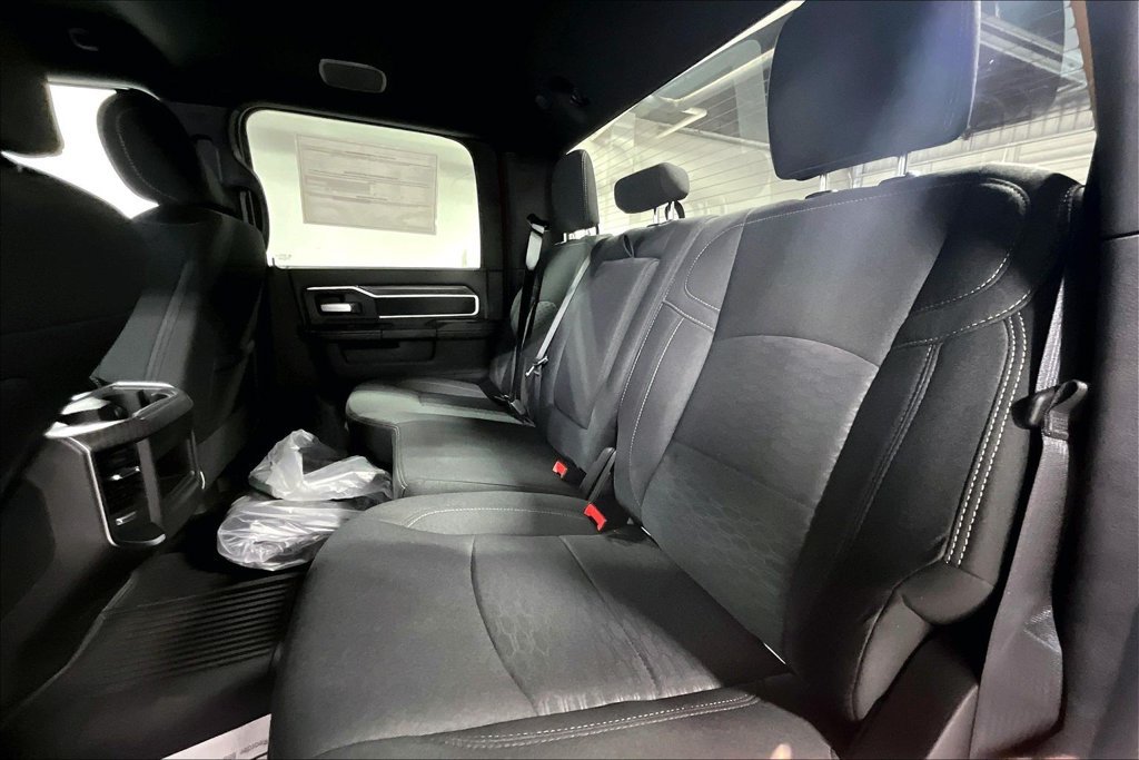 New 2026 RAM 3500 Big Horn AWD/4WD image 18