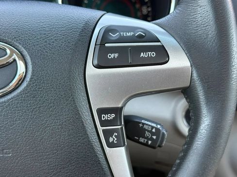 Used 2012 Toyota Highlander Limited w/ Tow Pkg FWD image 26