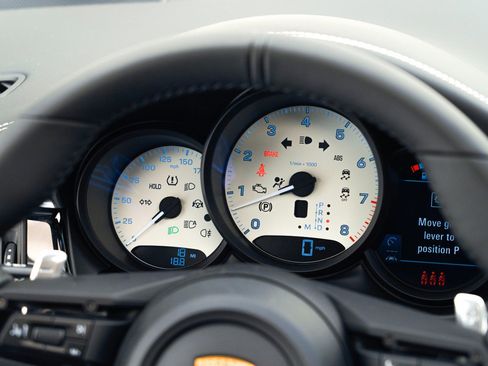 New 2026 Porsche Macan S image 32