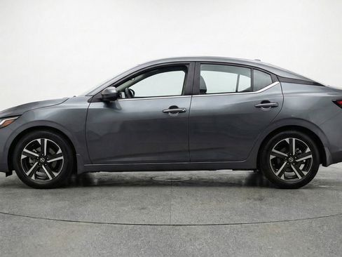 Used 2025 Nissan Sentra SV image 5