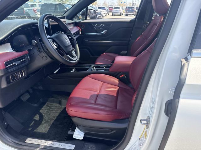 Used 2025 Lincoln Corsair Reserve w/ Equipment Group 202A AWD/4WD image 18