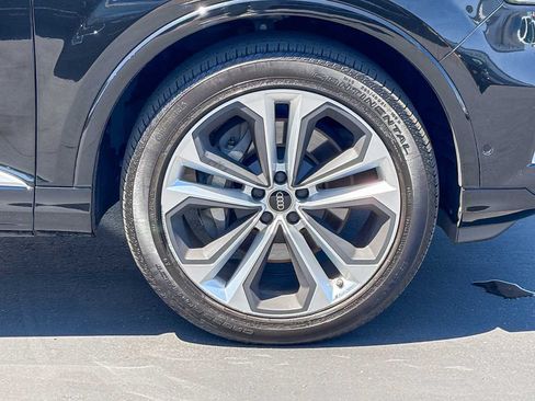Used 2023 Audi Q7 3.0T Premium Plus w/ Premium Plus Package AWD/4WD image 9