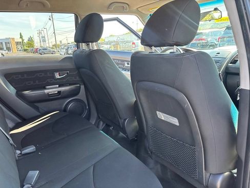 Used 2012 Kia Soul + FWD image 31