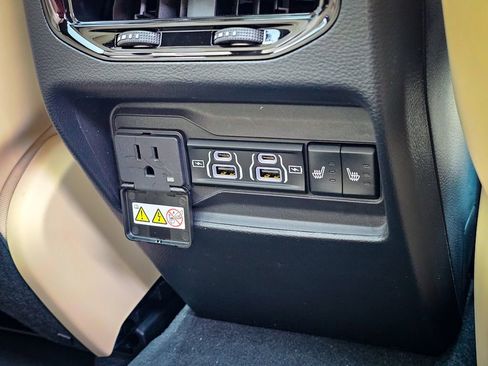 New 2025 Jeep Grand Cherokee Limited image 41