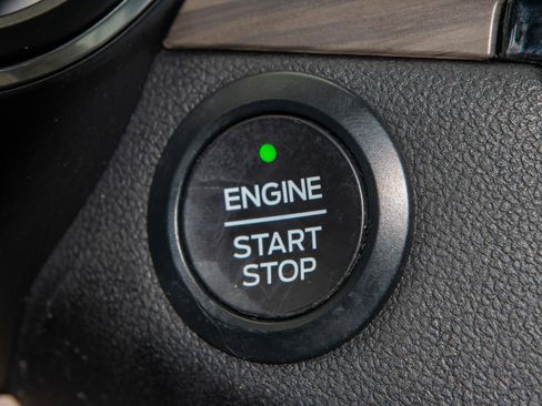 Used 2020 Ford Escape Titanium w/ Titanium Premium Package 2.0 image 25