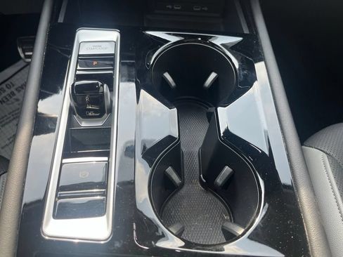 Certified 2024 Volkswagen Atlas Peak Edition SE AWD/4WD image 15