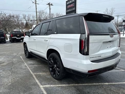 Certified 2022 Cadillac Escalade Sport w/ Touring Package image 4